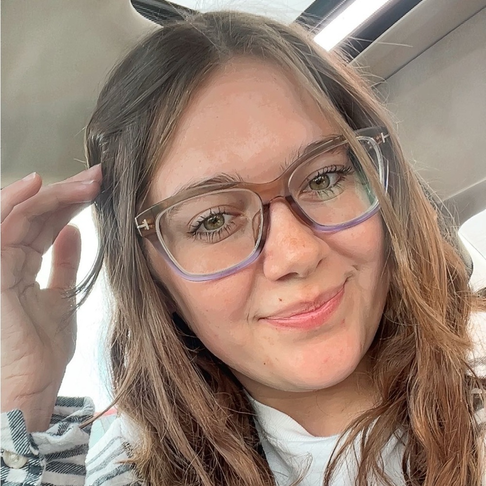 Meet your Posher, Kelly